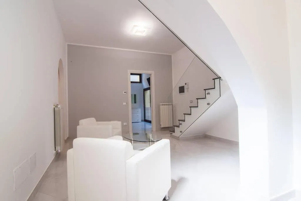 Hh Selection Emiro Villa Lascari